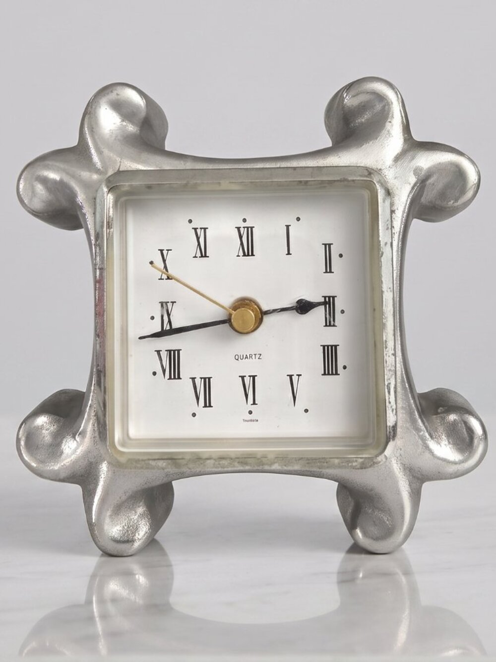 VTG Ashleigh Manor Pewter Silver Square Desk Clock 4x4 Scroll Frame Works MCM